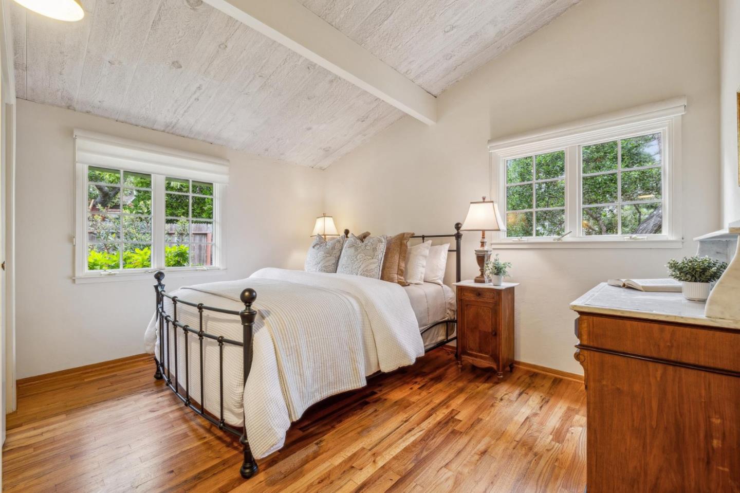 Detail Gallery Image 20 of 39 For 2 Se Pine Ridge Way, Carmel,  CA 93921 - 4 Beds | 3/1 Baths