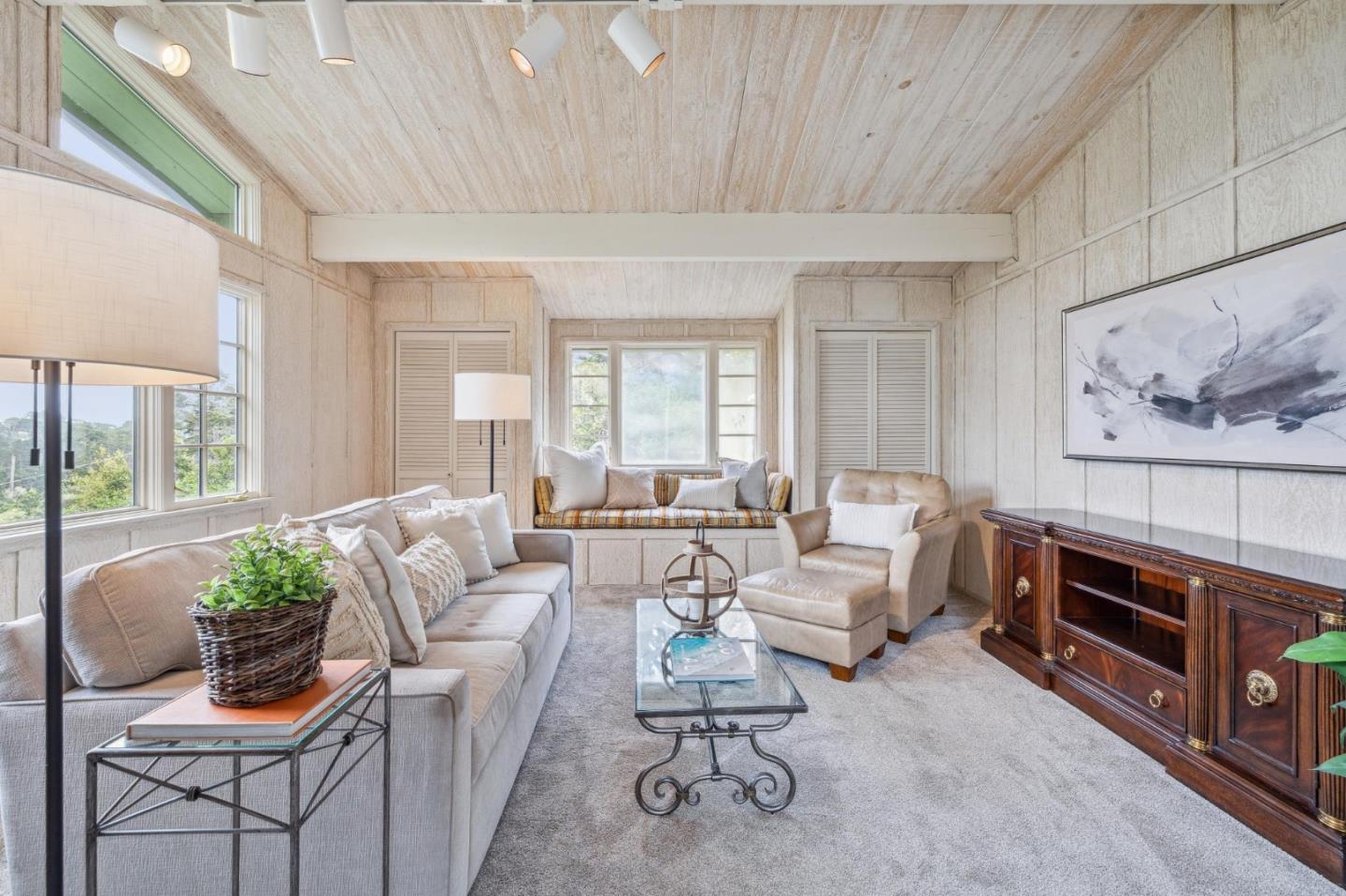 Detail Gallery Image 21 of 39 For 2 Se Pine Ridge Way, Carmel,  CA 93921 - 4 Beds | 3/1 Baths