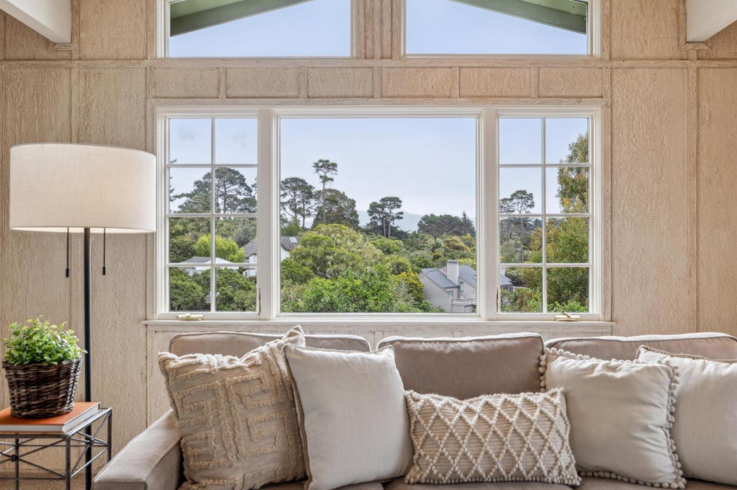 Detail Gallery Image 22 of 39 For 2 Se Pine Ridge Way, Carmel,  CA 93921 - 4 Beds | 3/1 Baths