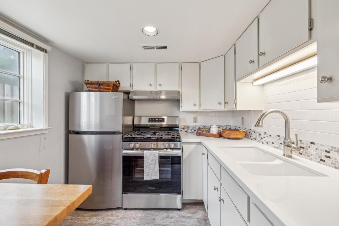 Detail Gallery Image 33 of 39 For 2 Se Pine Ridge Way, Carmel,  CA 93921 - 4 Beds | 3/1 Baths