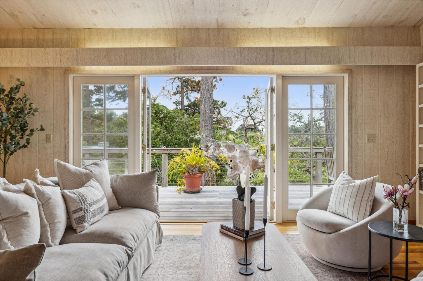 Detail Gallery Image 7 of 39 For 2 Se Pine Ridge Way, Carmel,  CA 93921 - 4 Beds | 3/1 Baths