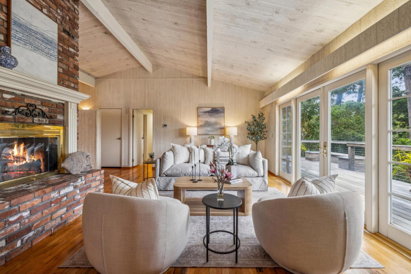 Detail Gallery Image 8 of 39 For 2 Se Pine Ridge Way, Carmel,  CA 93921 - 4 Beds | 3/1 Baths