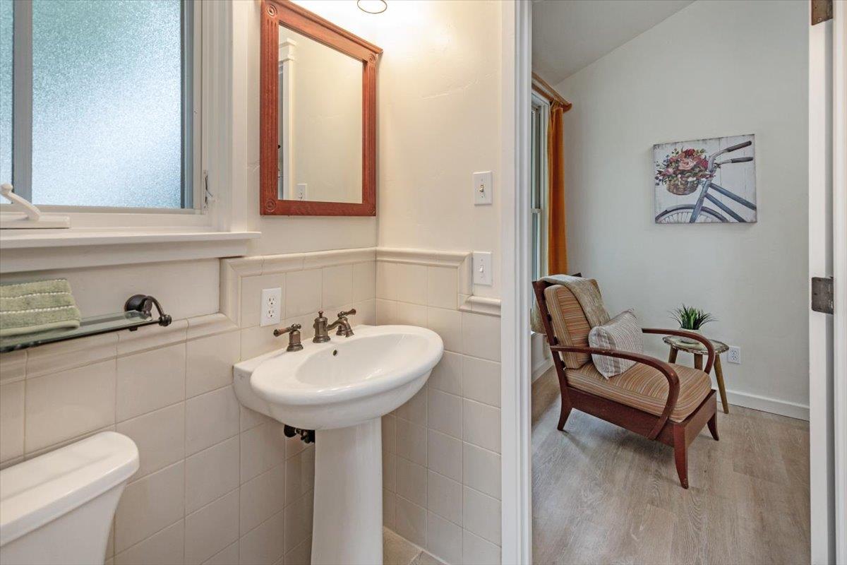 Detail Gallery Image 11 of 20 For 19140 Laurel Dr, Los Gatos,  CA 95033 - 1 Beds | 1 Baths