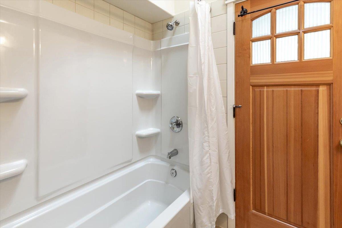 Detail Gallery Image 13 of 20 For 19140 Laurel Dr, Los Gatos,  CA 95033 - 1 Beds | 1 Baths