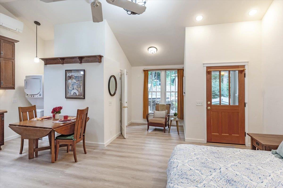 Detail Gallery Image 5 of 20 For 19140 Laurel Dr, Los Gatos,  CA 95033 - 1 Beds | 1 Baths