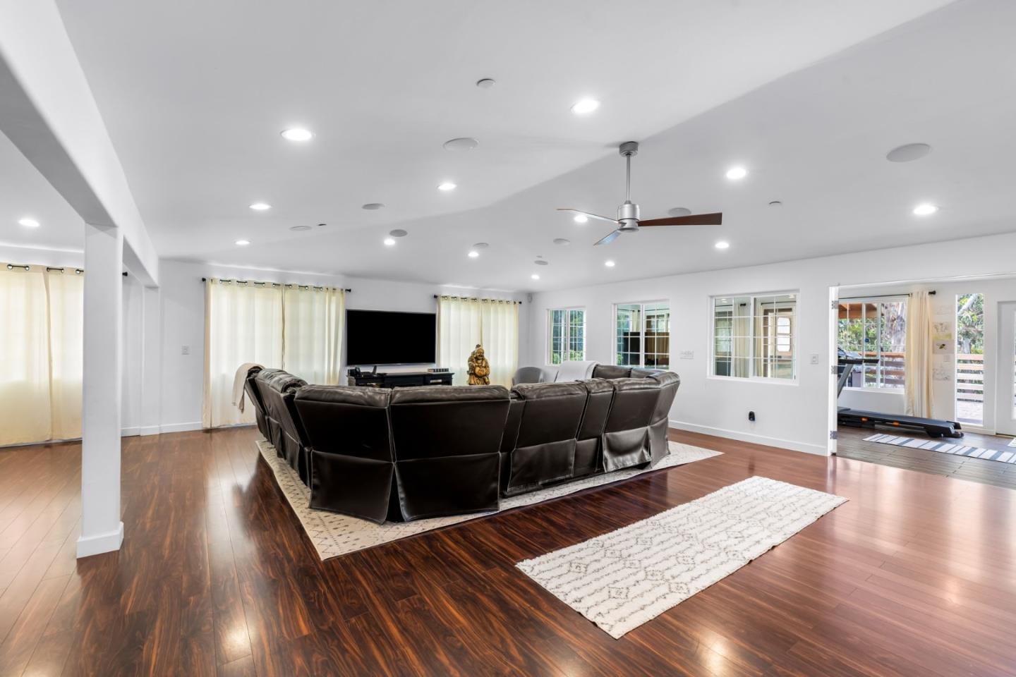 Detail Gallery Image 13 of 39 For 1575 Military Ave, Seaside,  CA 93955 - 3 Beds | 2 Baths
