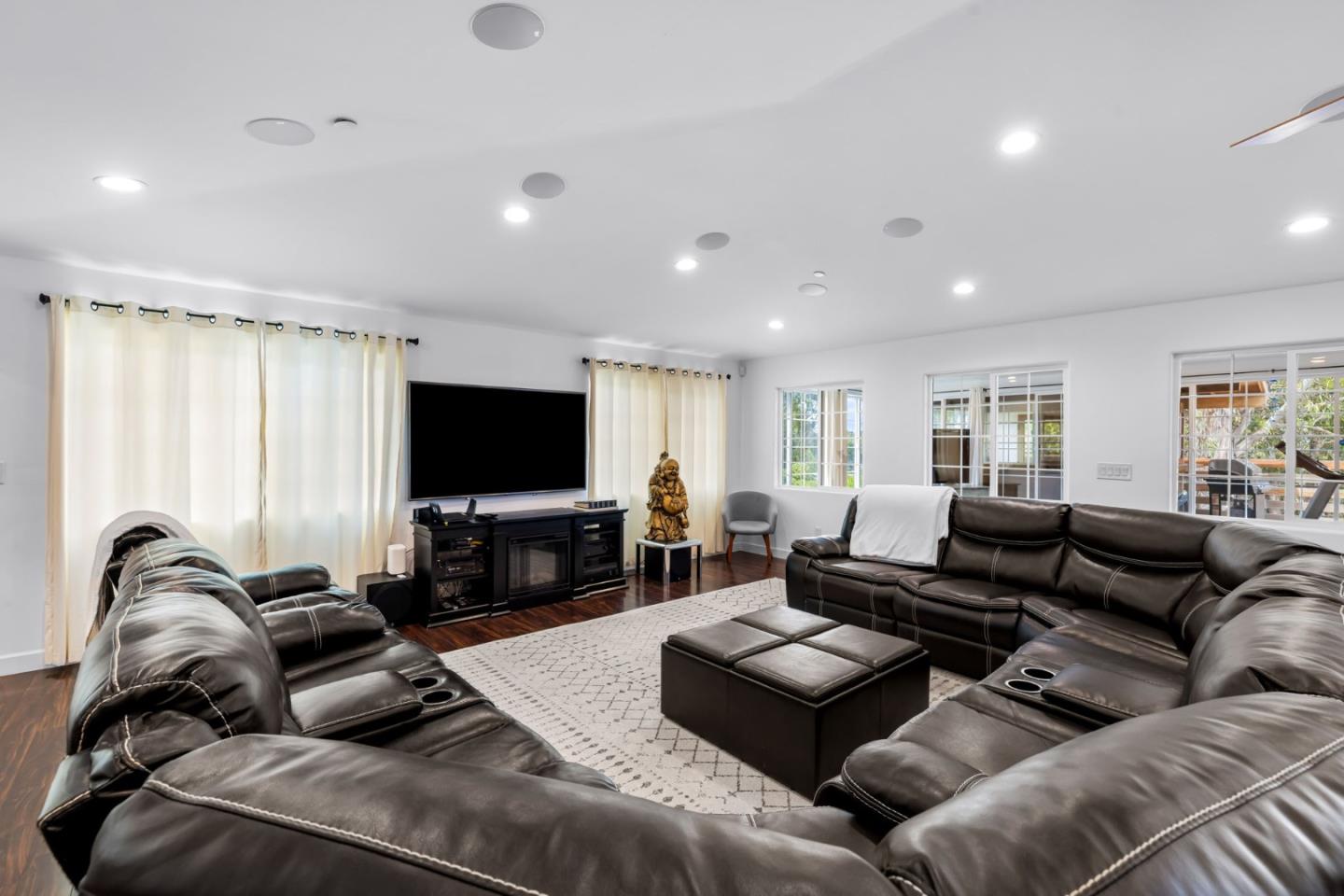 Detail Gallery Image 14 of 39 For 1575 Military Ave, Seaside,  CA 93955 - 3 Beds | 2 Baths