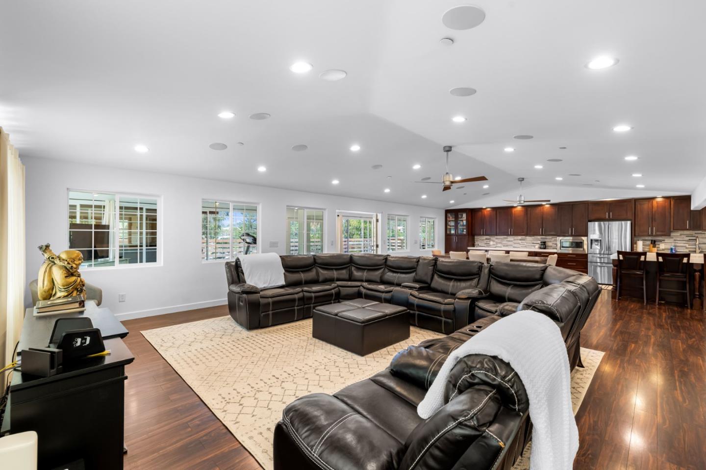 Detail Gallery Image 16 of 39 For 1575 Military Ave, Seaside,  CA 93955 - 3 Beds | 2 Baths