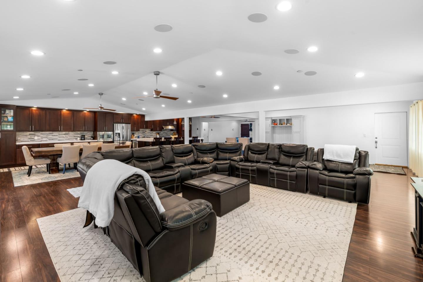 Detail Gallery Image 17 of 39 For 1575 Military Ave, Seaside,  CA 93955 - 3 Beds | 2 Baths