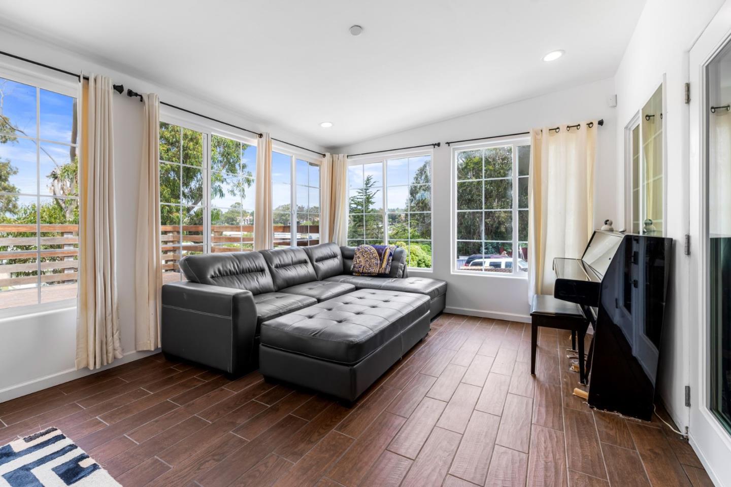 Detail Gallery Image 20 of 39 For 1575 Military Ave, Seaside,  CA 93955 - 3 Beds | 2 Baths
