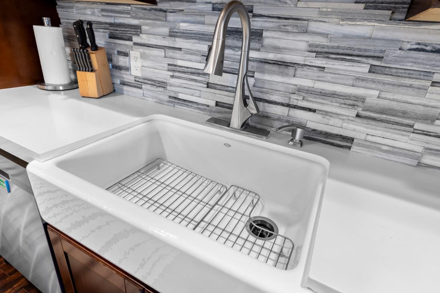 Detail Gallery Image 9 of 39 For 1575 Military Ave, Seaside,  CA 93955 - 3 Beds | 2 Baths