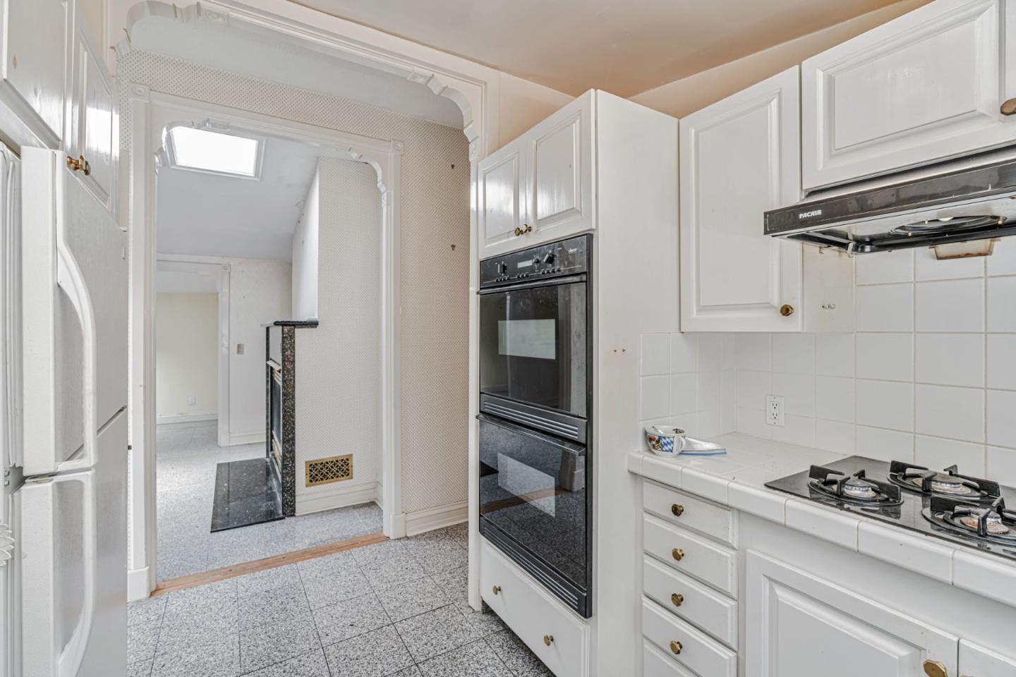 Detail Gallery Image 16 of 38 For 1113 Patterson Ln, Pacific Grove,  CA 93950 - 3 Beds | 1 Baths