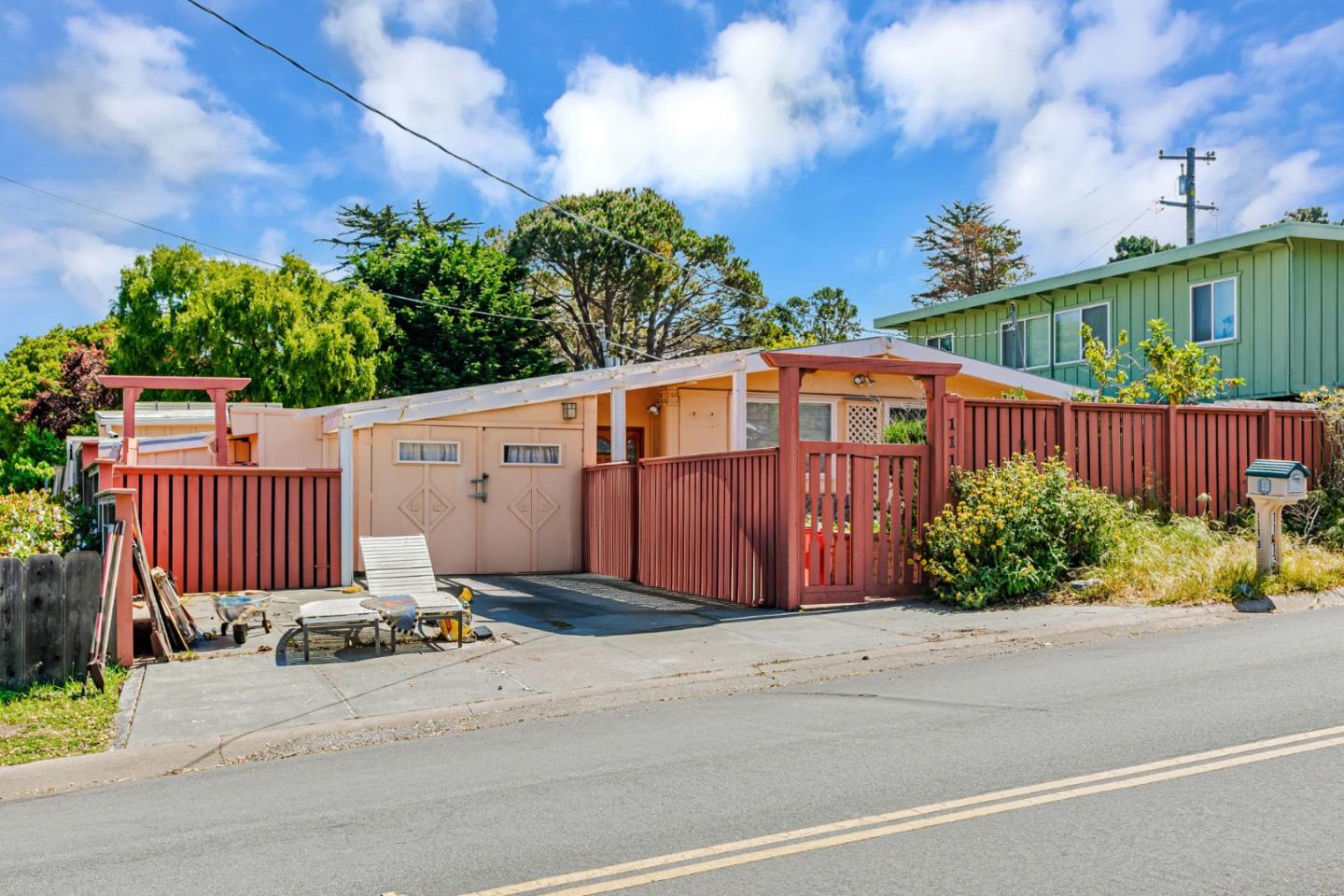 Detail Gallery Image 2 of 38 For 1113 Patterson Ln, Pacific Grove,  CA 93950 - 3 Beds | 1 Baths
