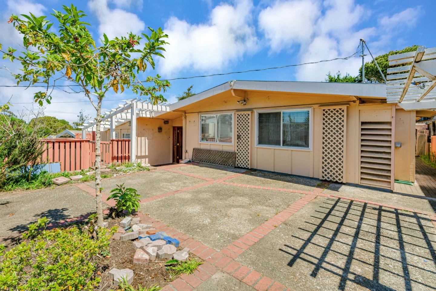 Detail Gallery Image 6 of 38 For 1113 Patterson Ln, Pacific Grove,  CA 93950 - 3 Beds | 1 Baths