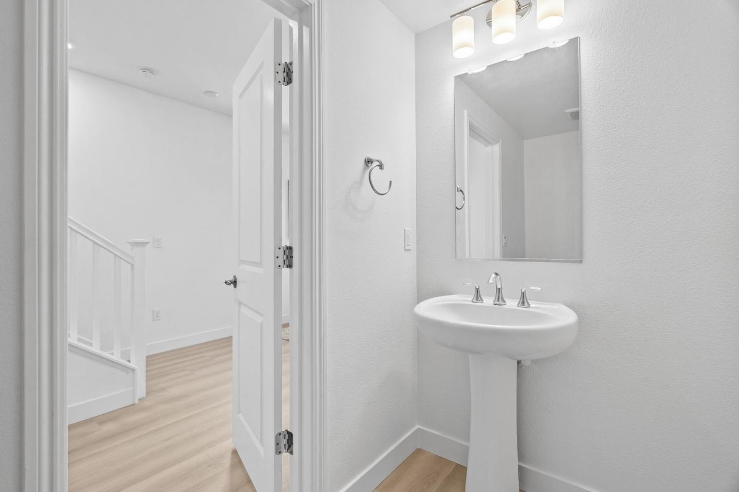 Detail Gallery Image 7 of 53 For 1453 Cherry Cir, Milpitas,  CA 95035 - 3 Beds | 2/1 Baths