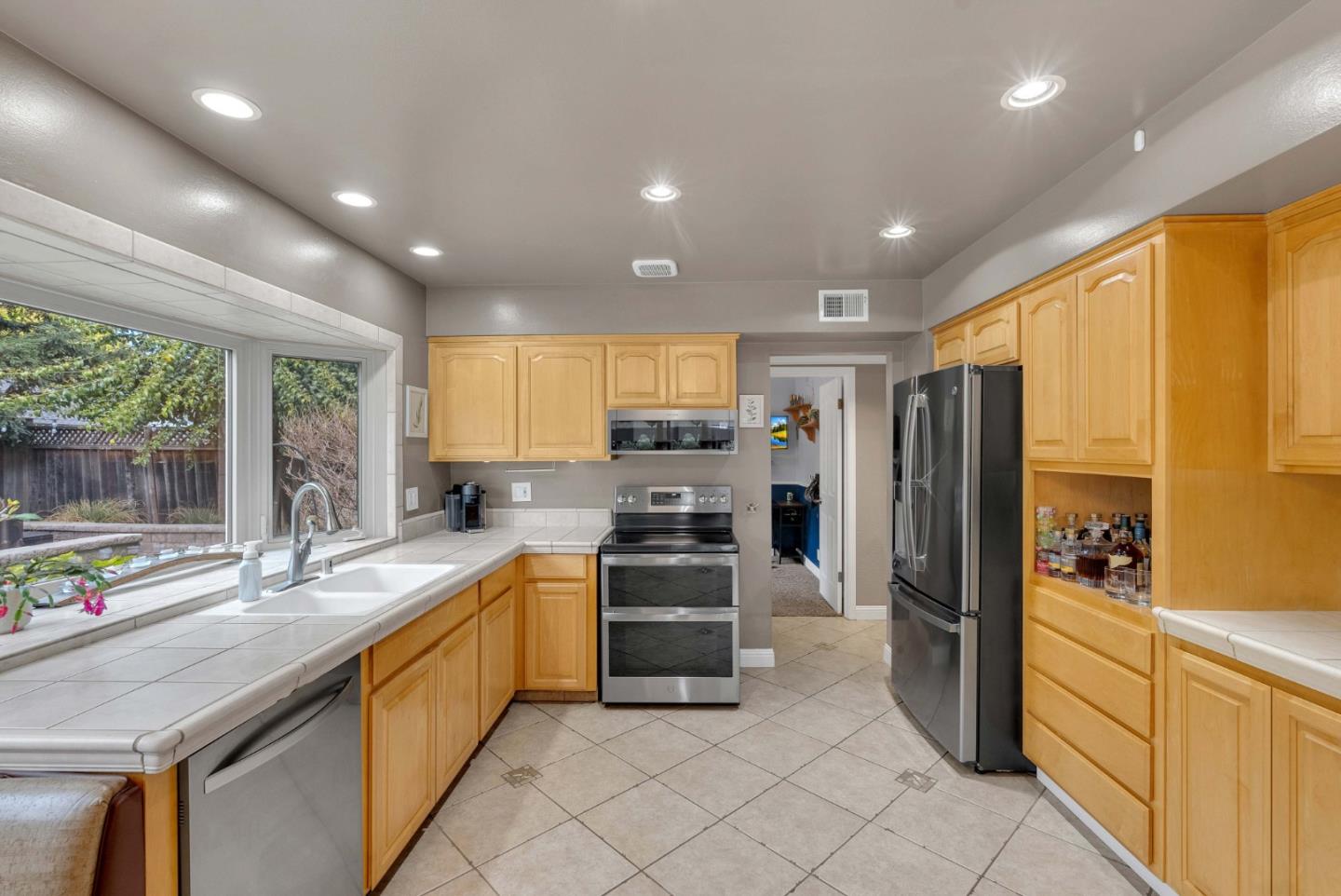 Detail Gallery Image 16 of 33 For 304 Henderson Dr, San Jose,  CA 95123 - 3 Beds | 2 Baths