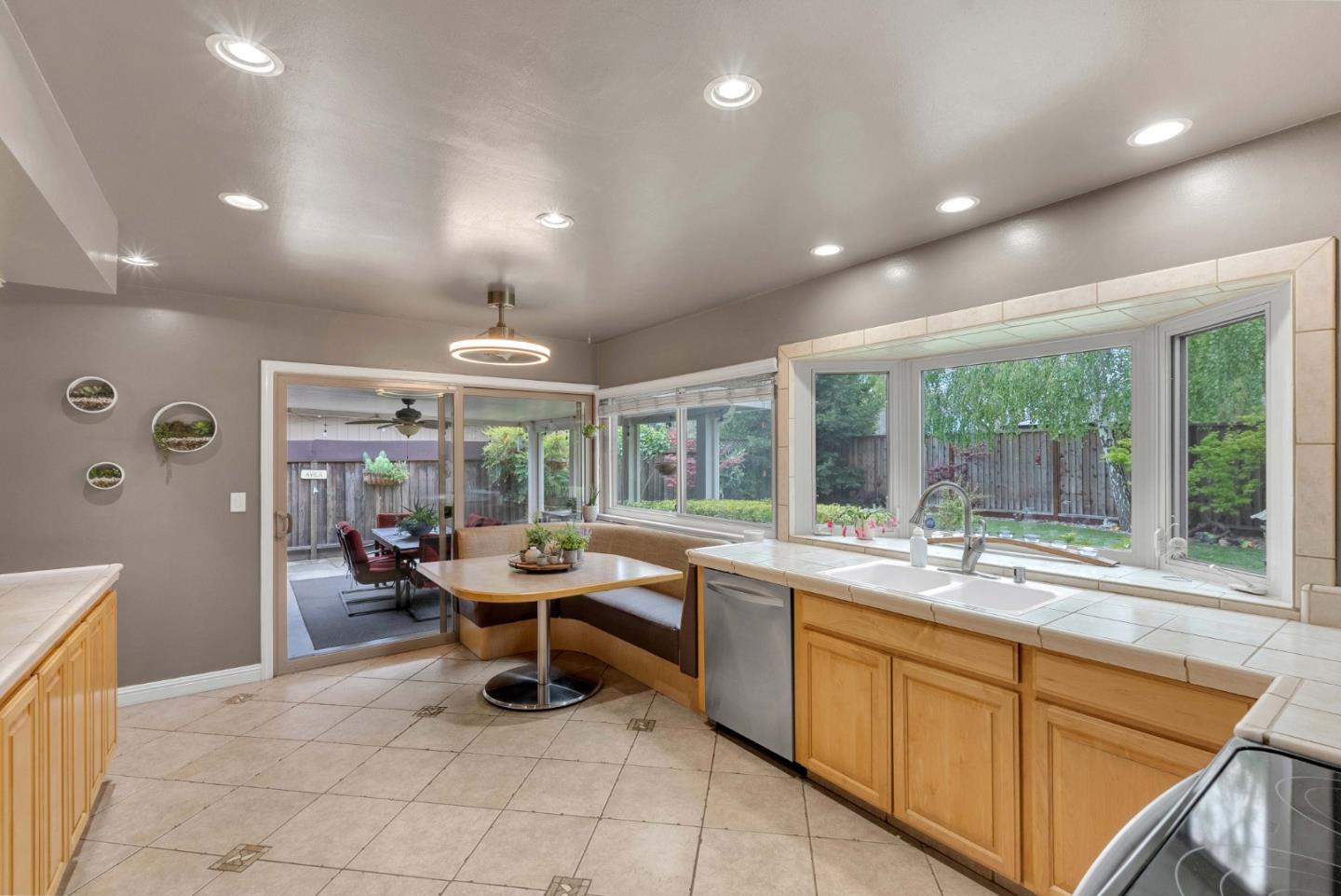 Detail Gallery Image 17 of 33 For 304 Henderson Dr, San Jose,  CA 95123 - 3 Beds | 2 Baths