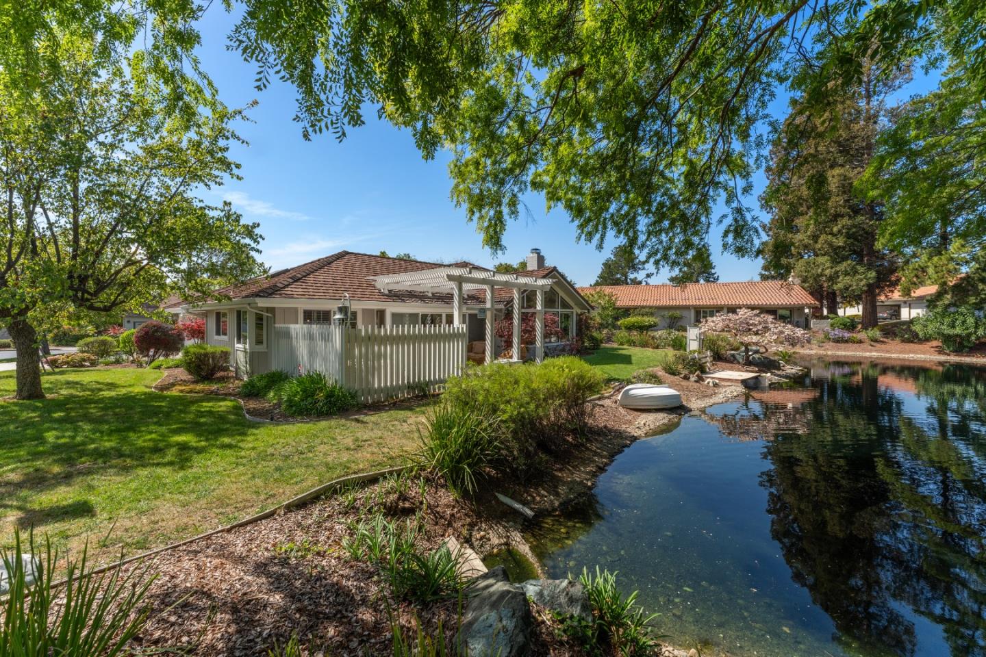 Detail Gallery Image 4 of 51 For 8047 Chardonay Ct, San Jose,  CA 95135 - 2 Beds | 2 Baths