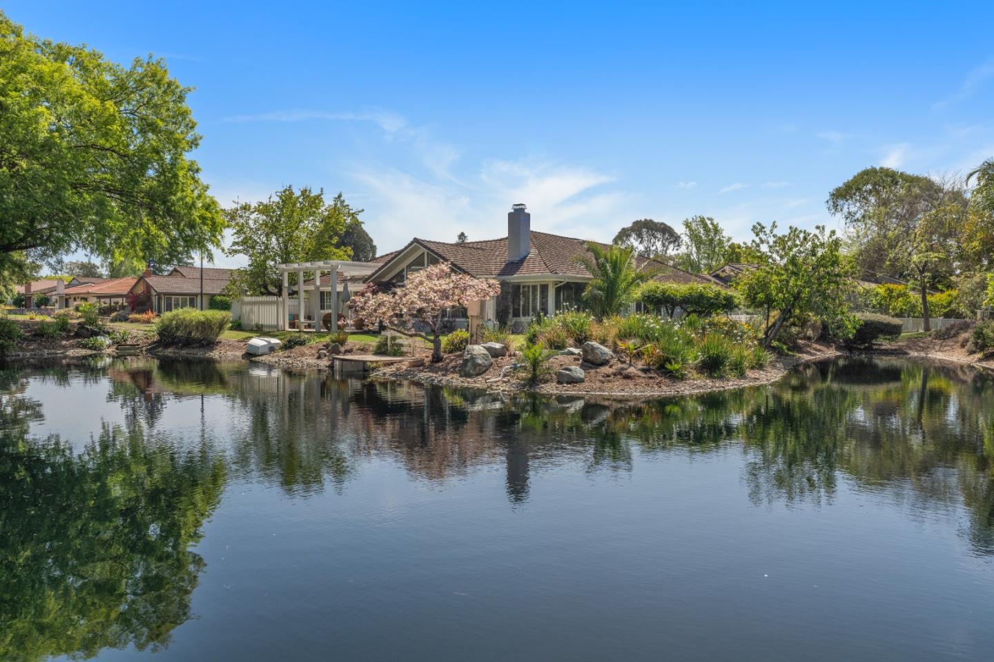 Detail Gallery Image 8 of 51 For 8047 Chardonay Ct, San Jose,  CA 95135 - 2 Beds | 2 Baths