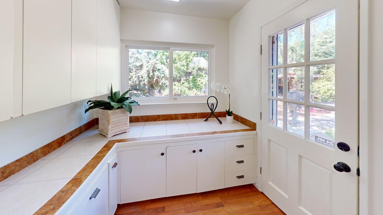 Detail Gallery Image 23 of 25 For 2123 Edgewood Rd, Redwood City,  CA 94062 - 3 Beds | 2 Baths