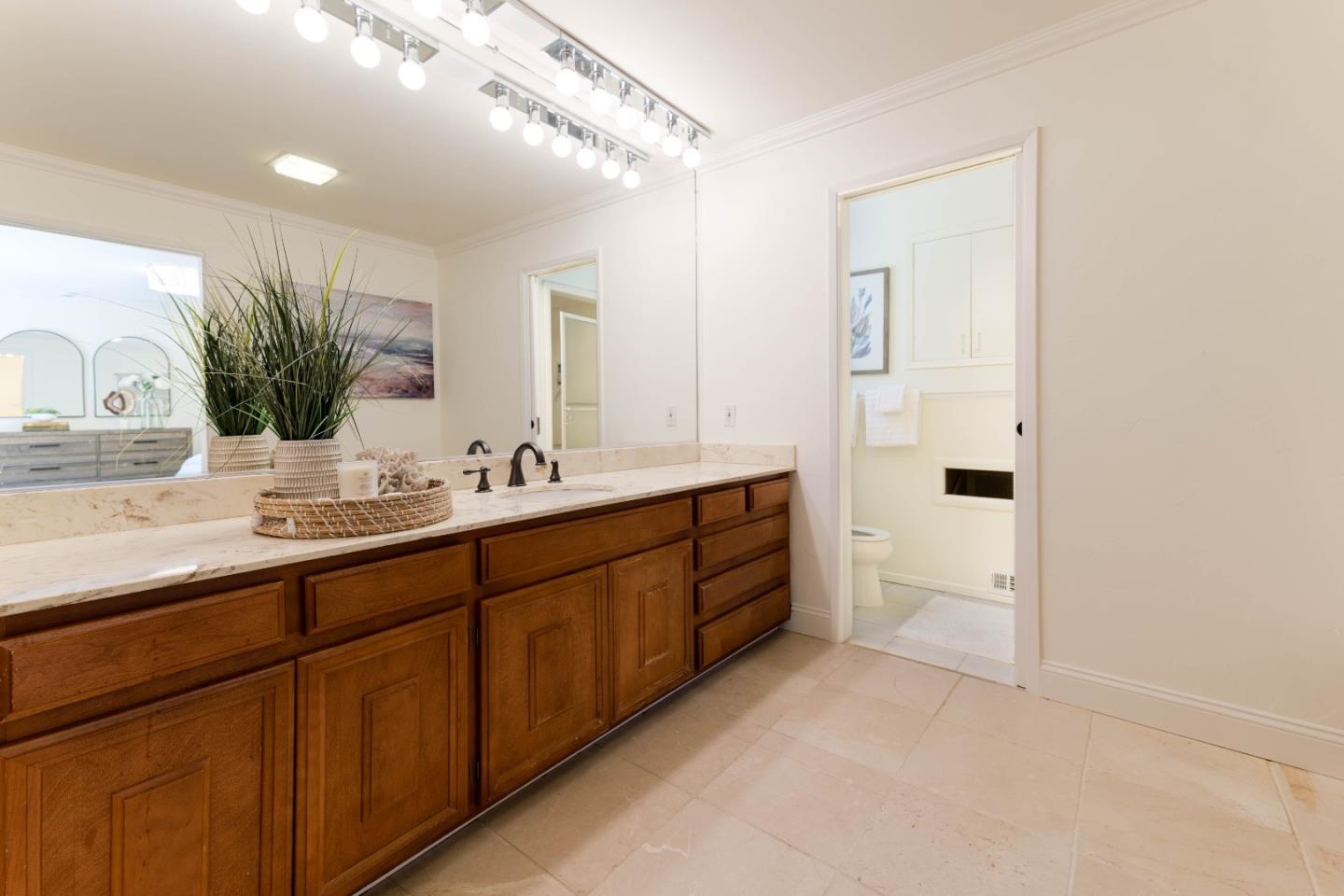 Detail Gallery Image 32 of 44 For 2123 Edgewood Rd, Redwood City,  CA 94062 - 3 Beds | 2 Baths