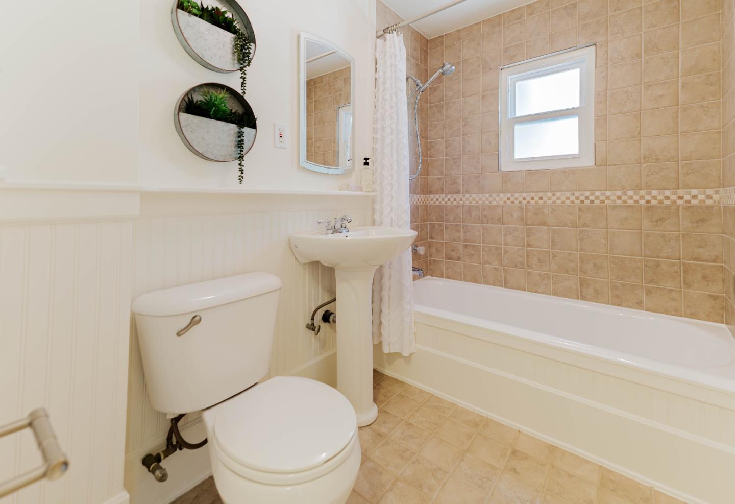 Detail Gallery Image 39 of 44 For 2123 Edgewood Rd, Redwood City,  CA 94062 - 3 Beds | 2 Baths