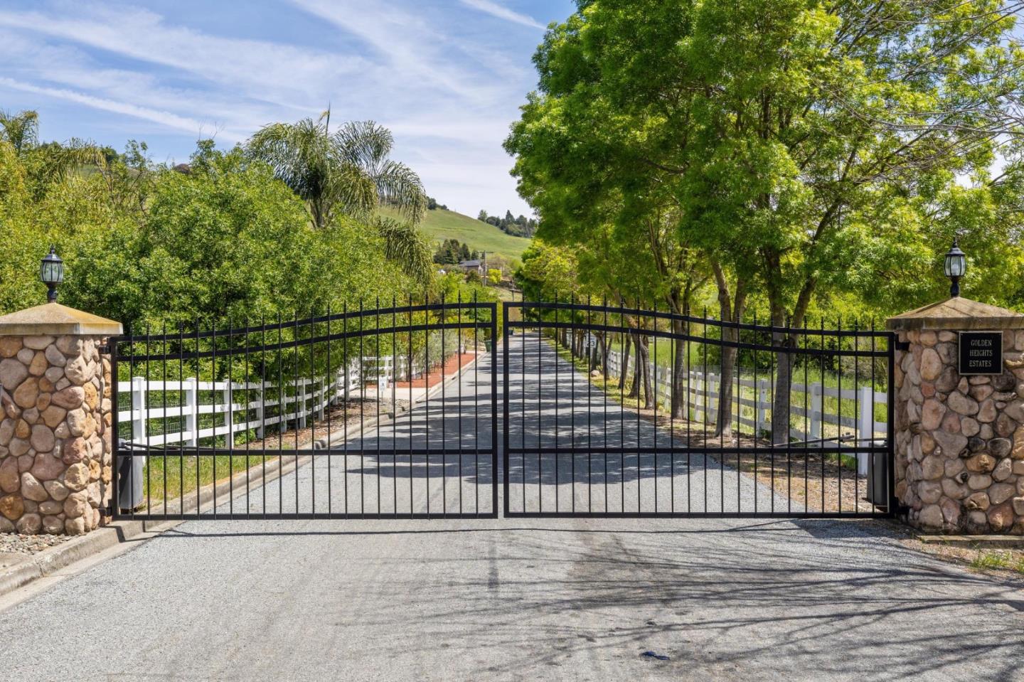 Detail Gallery Image 3 of 110 For 9540 via Del Oro, Gilroy,  CA 95020 - 4 Beds | 3/1 Baths