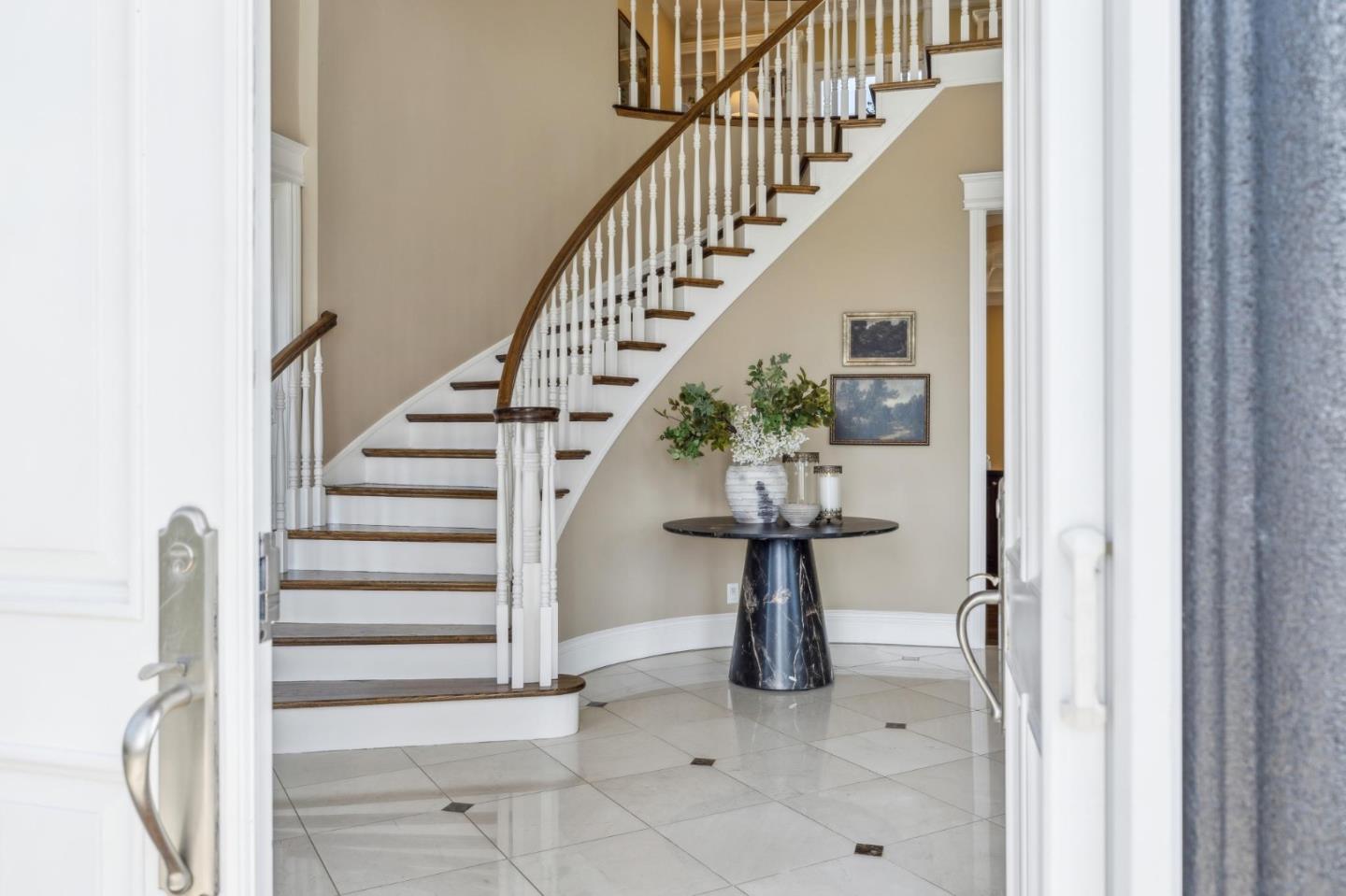 Detail Gallery Image 6 of 110 For 9540 via Del Oro, Gilroy,  CA 95020 - 4 Beds | 3/1 Baths