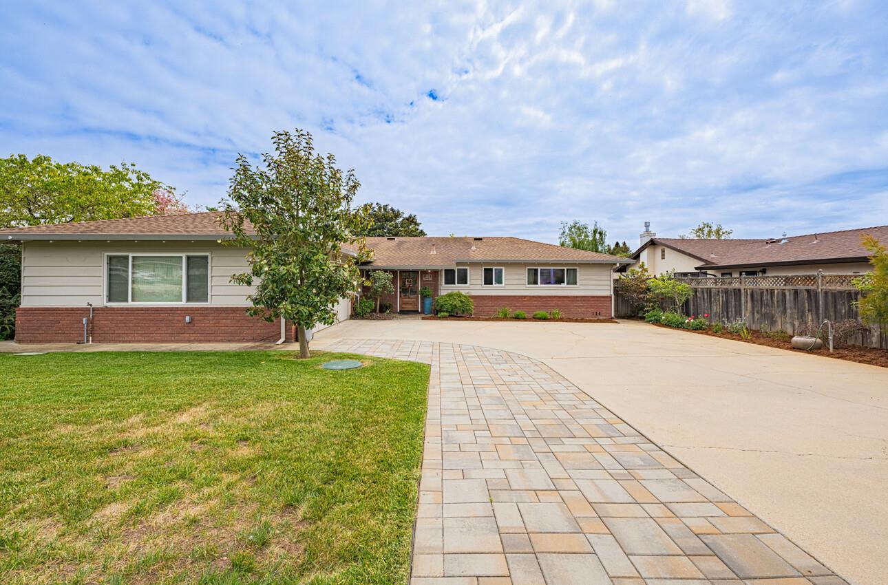 Detail Gallery Image 2 of 51 For 29 Karen Dr, Watsonville,  CA 95076 - 3 Beds | 2/1 Baths
