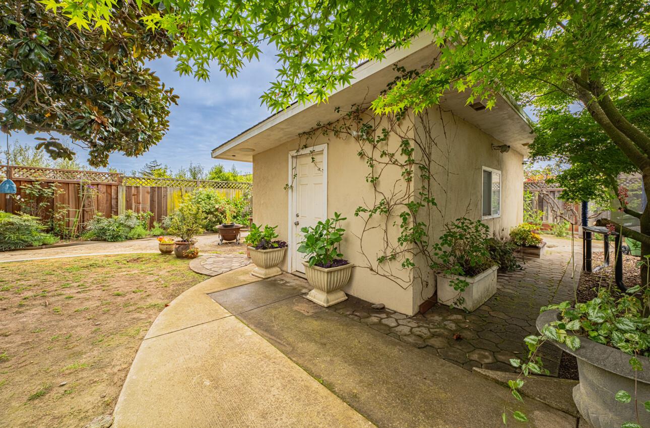 Detail Gallery Image 25 of 51 For 29 Karen Dr, Watsonville,  CA 95076 - 3 Beds | 2/1 Baths