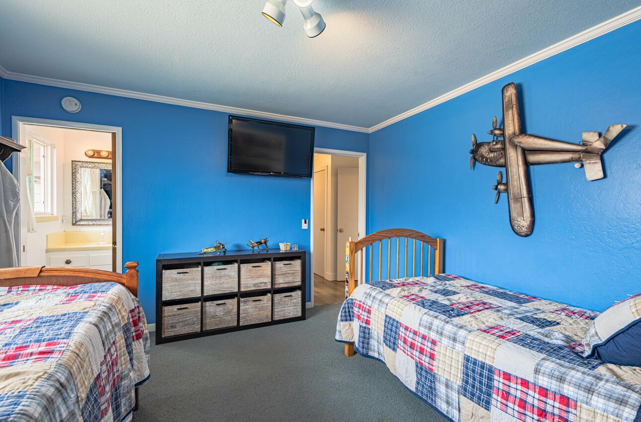 Detail Gallery Image 30 of 51 For 29 Karen Dr, Watsonville,  CA 95076 - 3 Beds | 2/1 Baths