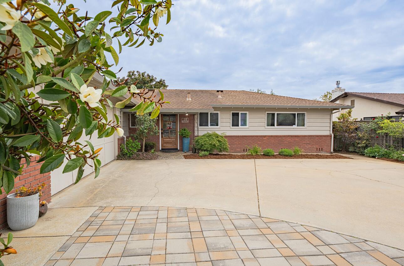 Detail Gallery Image 5 of 51 For 29 Karen Dr, Watsonville,  CA 95076 - 3 Beds | 2/1 Baths