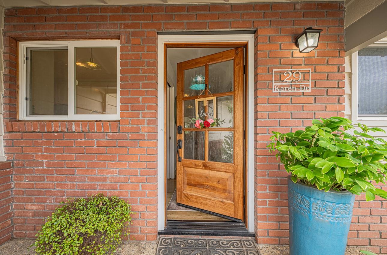 Detail Gallery Image 6 of 51 For 29 Karen Dr, Watsonville,  CA 95076 - 3 Beds | 2/1 Baths