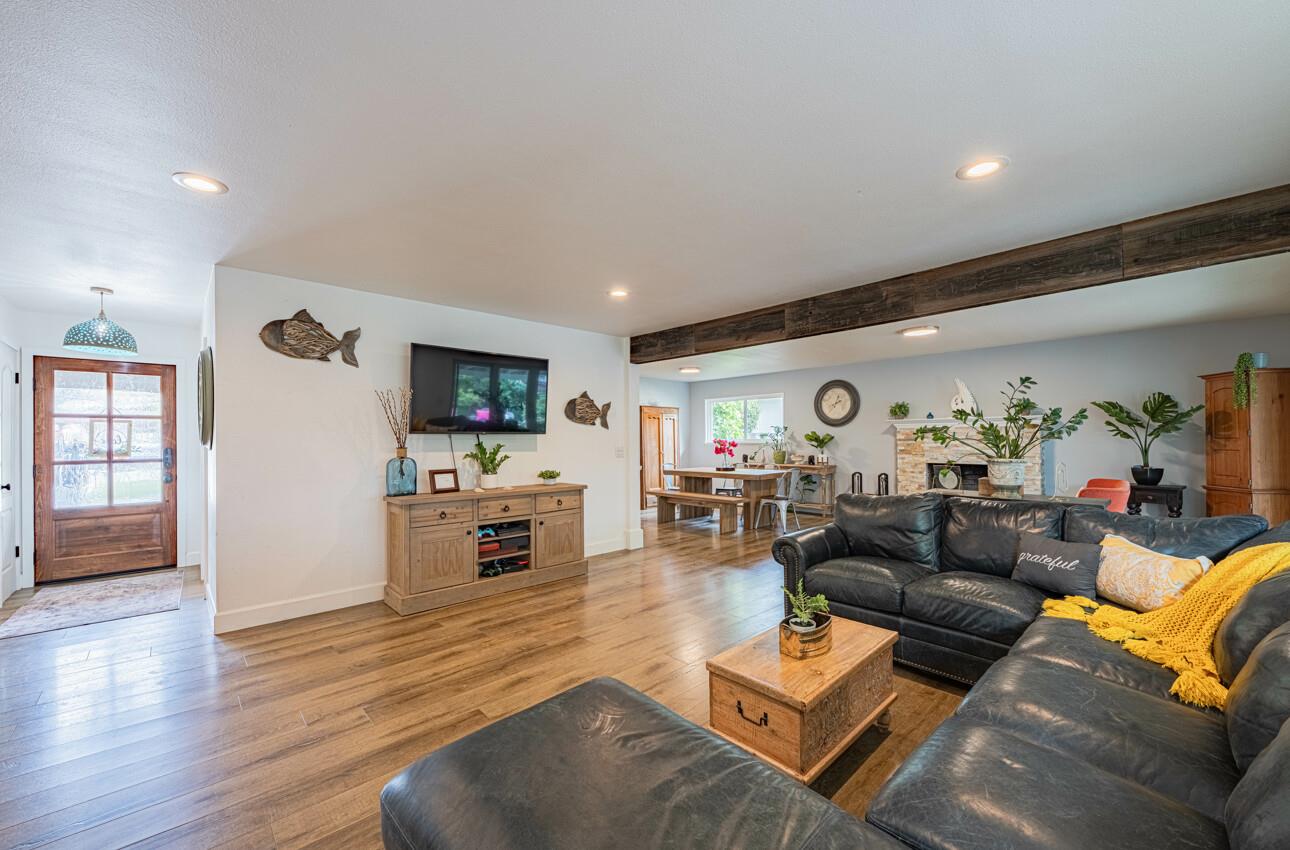 Detail Gallery Image 8 of 51 For 29 Karen Dr, Watsonville,  CA 95076 - 3 Beds | 2/1 Baths
