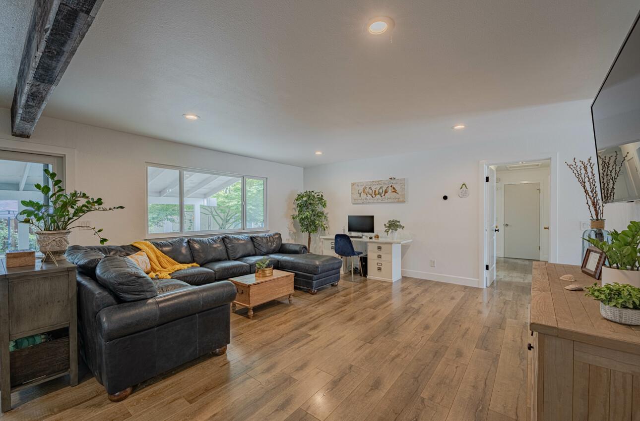 Detail Gallery Image 9 of 51 For 29 Karen Dr, Watsonville,  CA 95076 - 3 Beds | 2/1 Baths