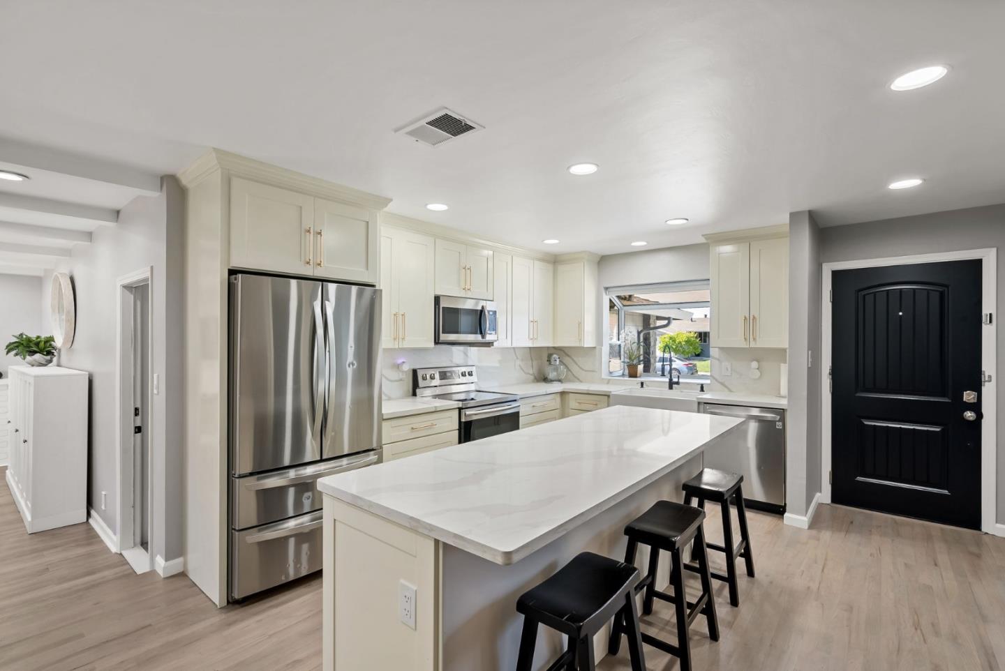 Detail Gallery Image 11 of 57 For 628 Kiowa Cir, San Jose,  CA 95123 - 4 Beds | 2 Baths