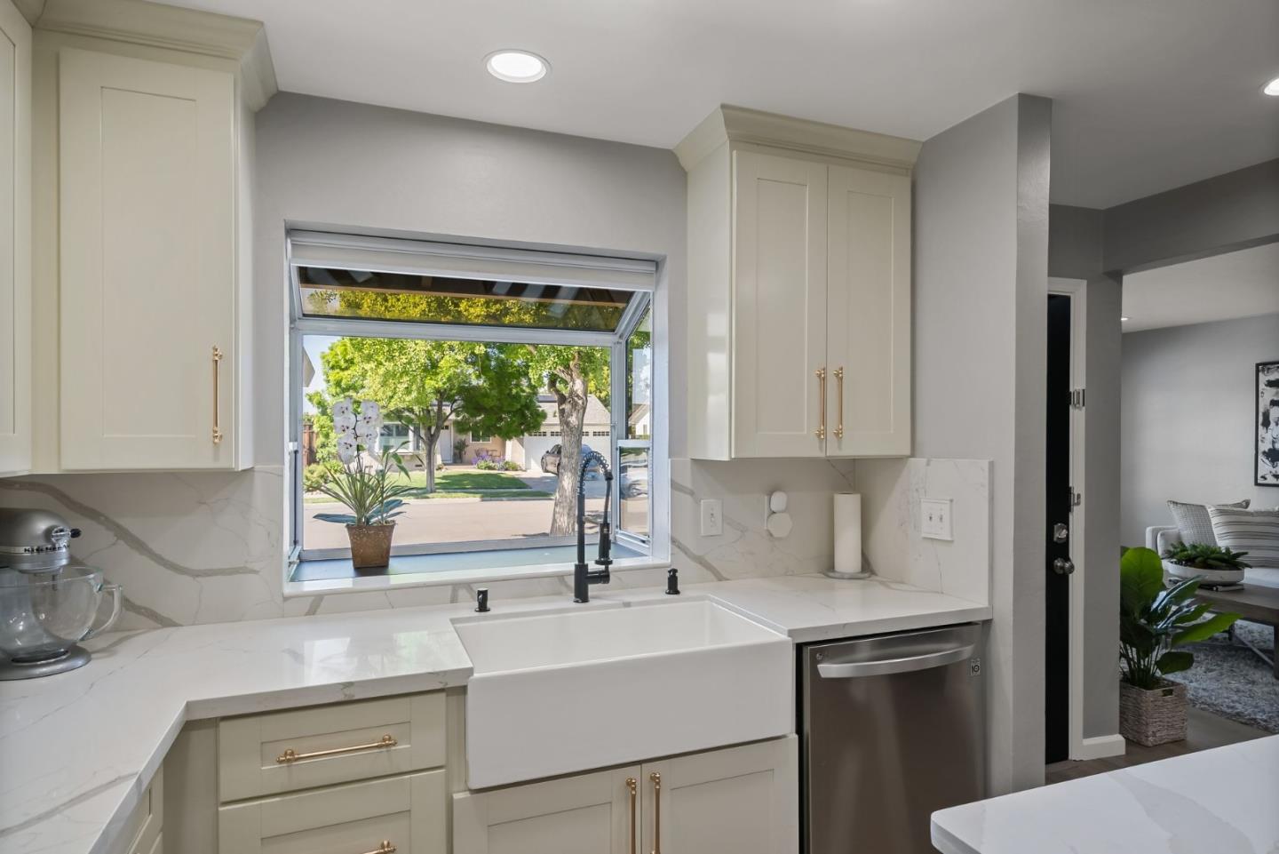 Detail Gallery Image 13 of 57 For 628 Kiowa Cir, San Jose,  CA 95123 - 4 Beds | 2 Baths