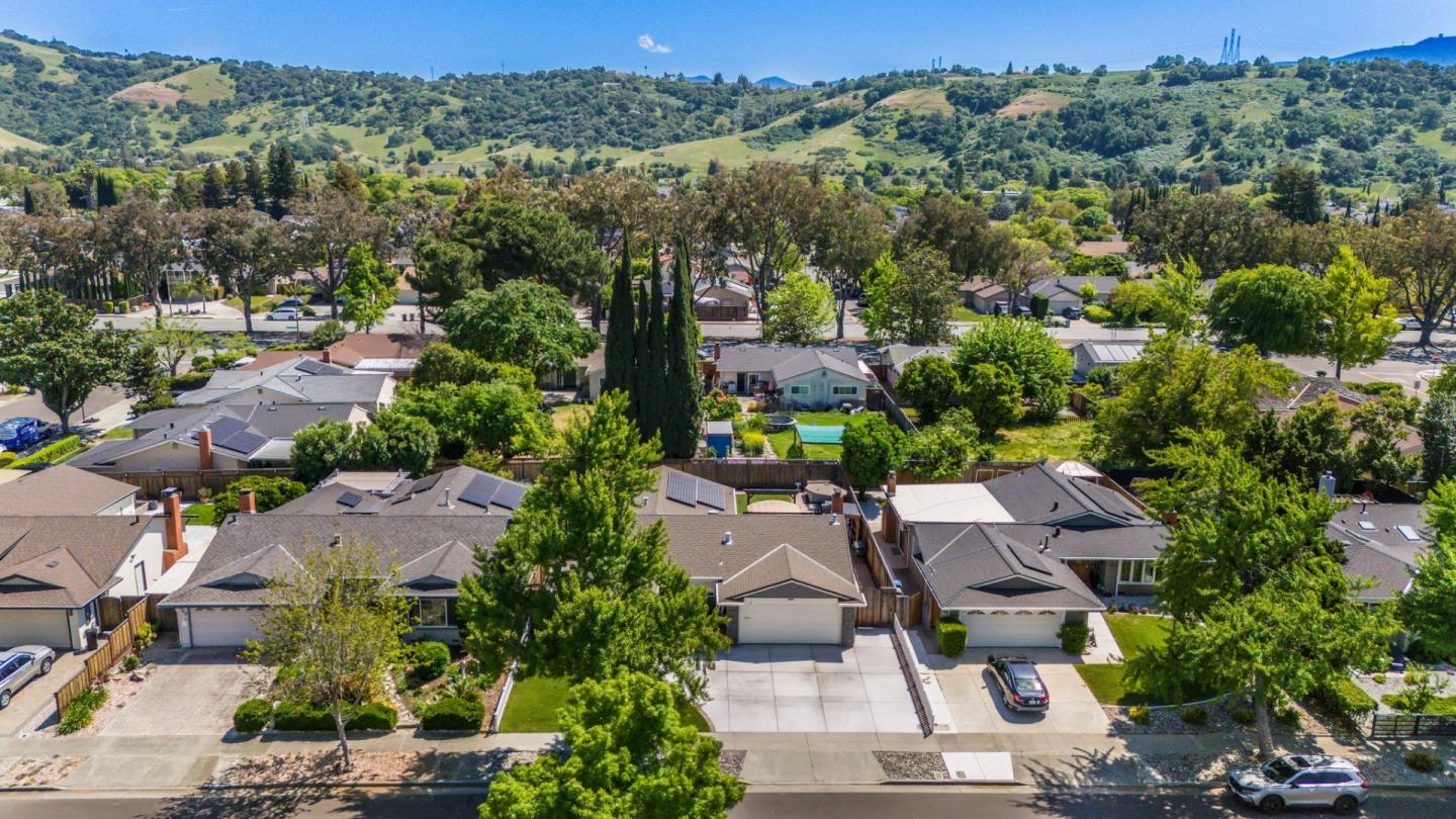 Detail Gallery Image 5 of 57 For 628 Kiowa Cir, San Jose,  CA 95123 - 4 Beds | 2 Baths