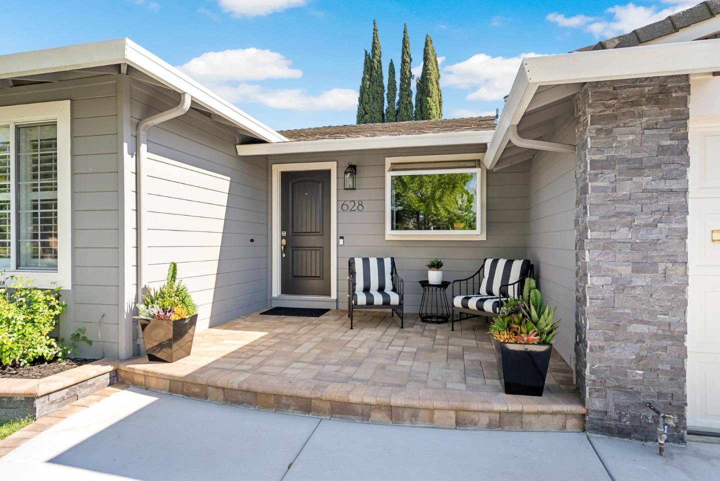 Detail Gallery Image 6 of 57 For 628 Kiowa Cir, San Jose,  CA 95123 - 4 Beds | 2 Baths