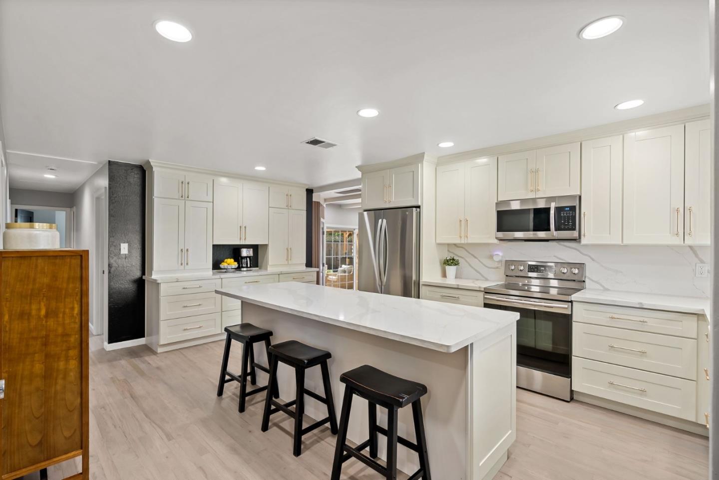 Detail Gallery Image 7 of 57 For 628 Kiowa Cir, San Jose,  CA 95123 - 4 Beds | 2 Baths