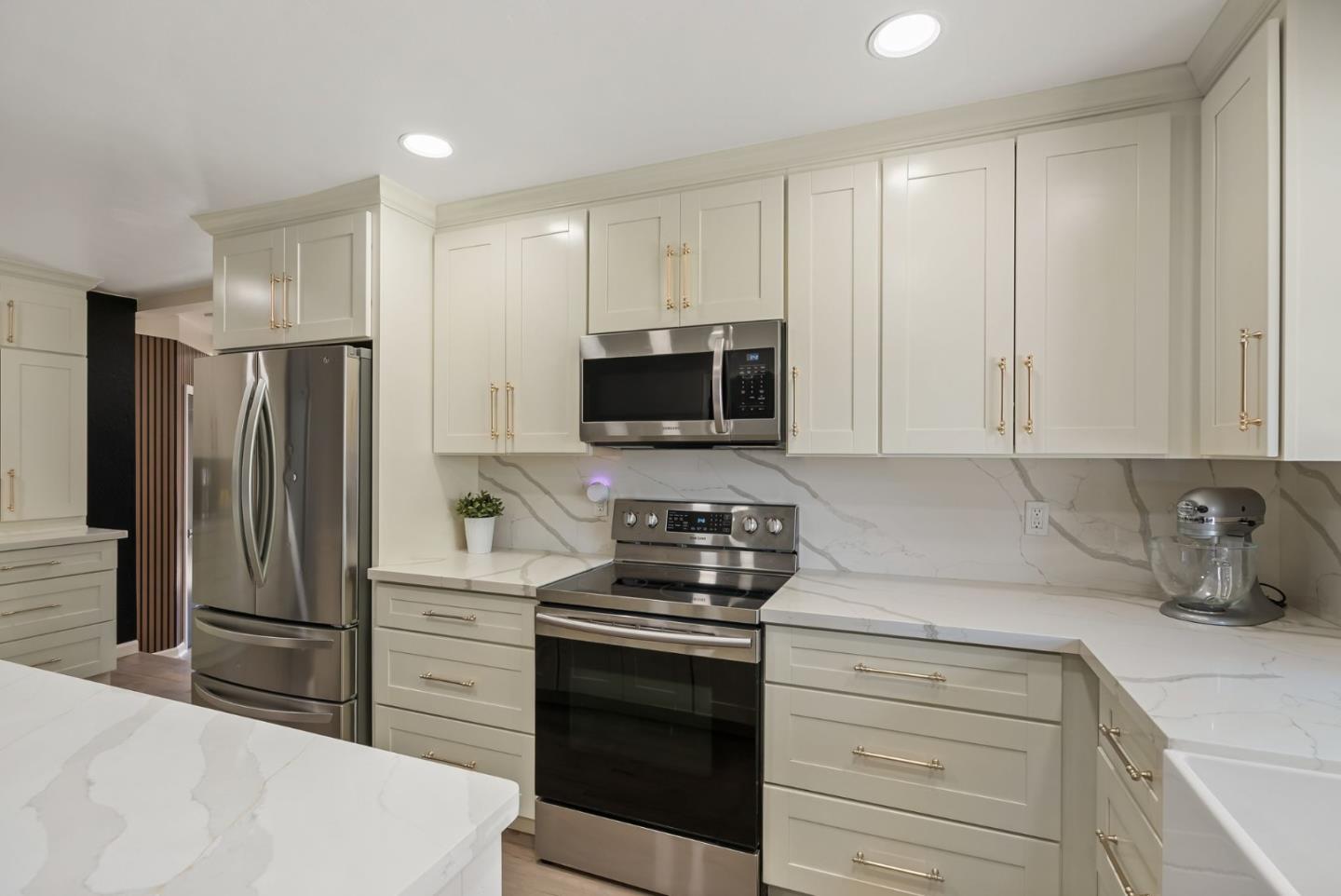 Detail Gallery Image 8 of 57 For 628 Kiowa Cir, San Jose,  CA 95123 - 4 Beds | 2 Baths