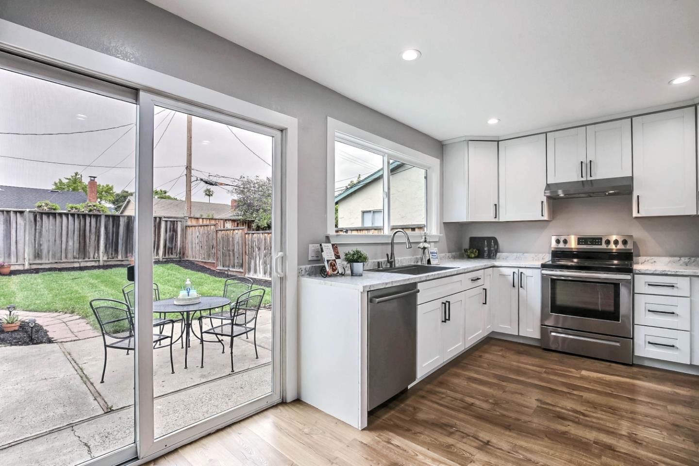 Detail Gallery Image 4 of 18 For 228 Copco Ln, San Jose,  CA 95123 - 4 Beds | 2 Baths