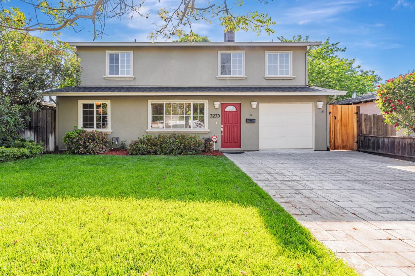 Detail Gallery Image 1 of 49 For 3233 Irlanda Way, San Jose,  CA 95124 - 5 Beds | 3 Baths