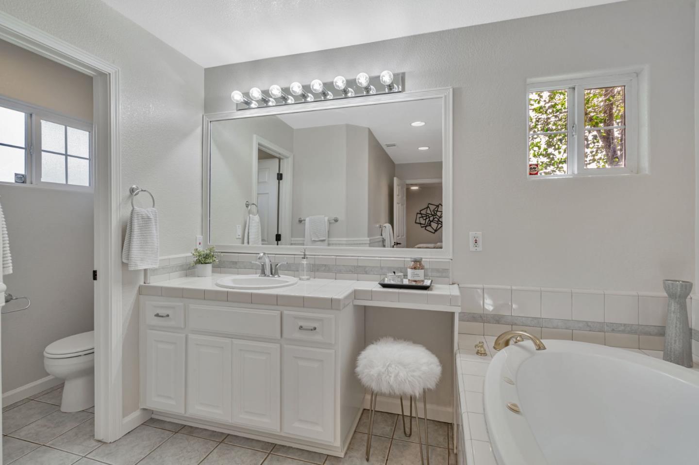 Detail Gallery Image 37 of 49 For 3233 Irlanda Way, San Jose,  CA 95124 - 5 Beds | 3 Baths