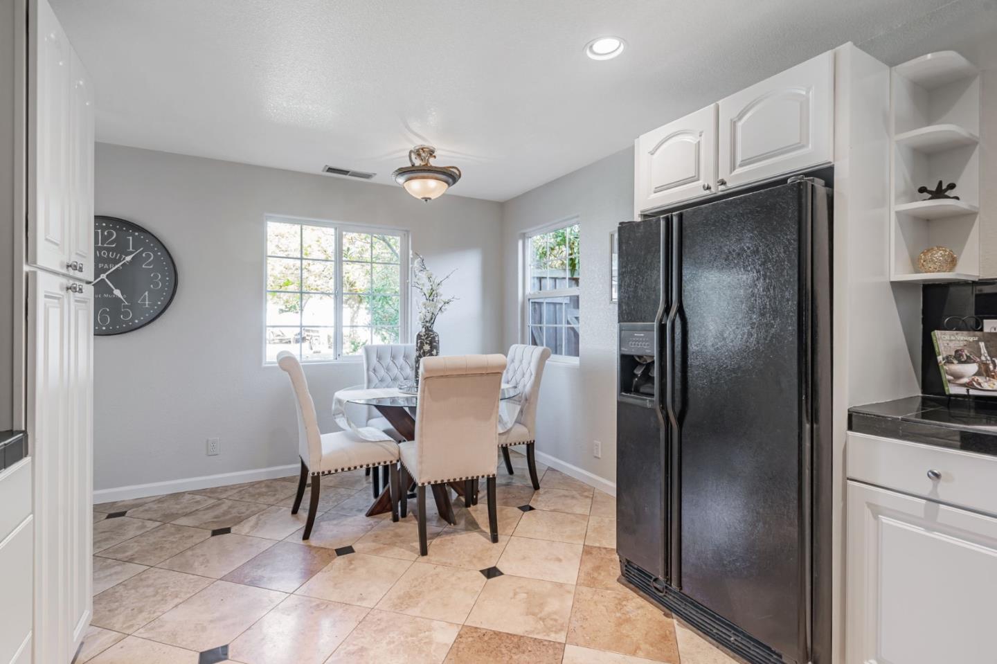 Detail Gallery Image 8 of 49 For 3233 Irlanda Way, San Jose,  CA 95124 - 5 Beds | 3 Baths