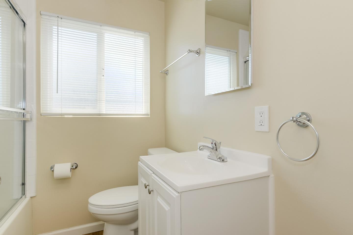 Detail Gallery Image 11 of 13 For 901 Fremont St, Menlo Park,  CA 94025 - 1 Beds | 1 Baths