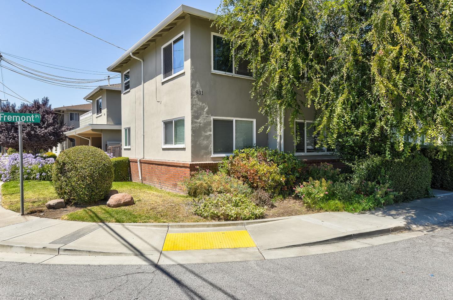 Detail Gallery Image 2 of 13 For 901 Fremont St, Menlo Park,  CA 94025 - 1 Beds | 1 Baths