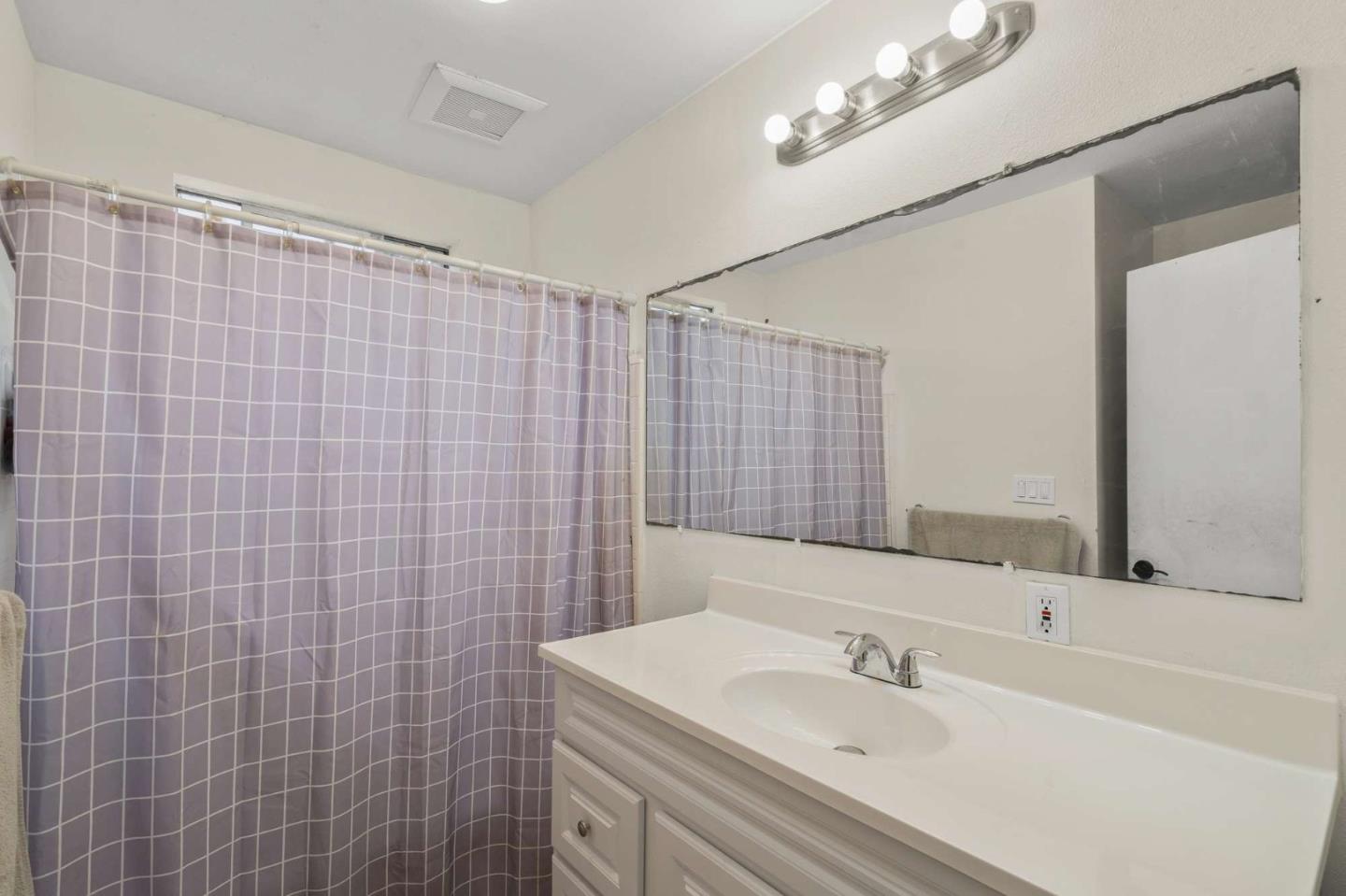 Detail Gallery Image 8 of 14 For 169 Alexander Ave, San Jose,  CA 95116 - – Beds | – Baths