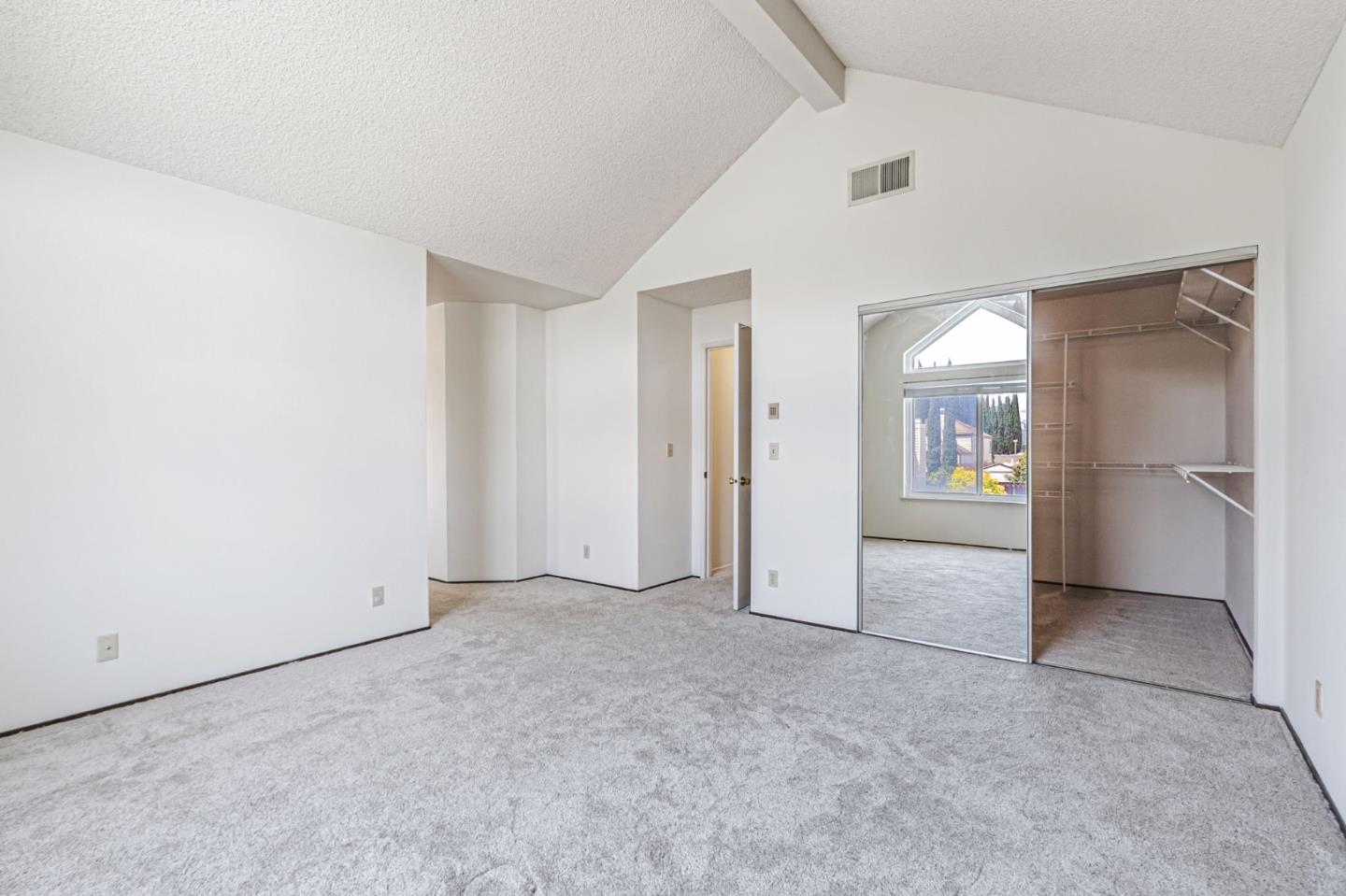 Detail Gallery Image 10 of 19 For 1189 Krebs Ct, San Jose,  CA 95131 - 4 Beds | 2/1 Baths