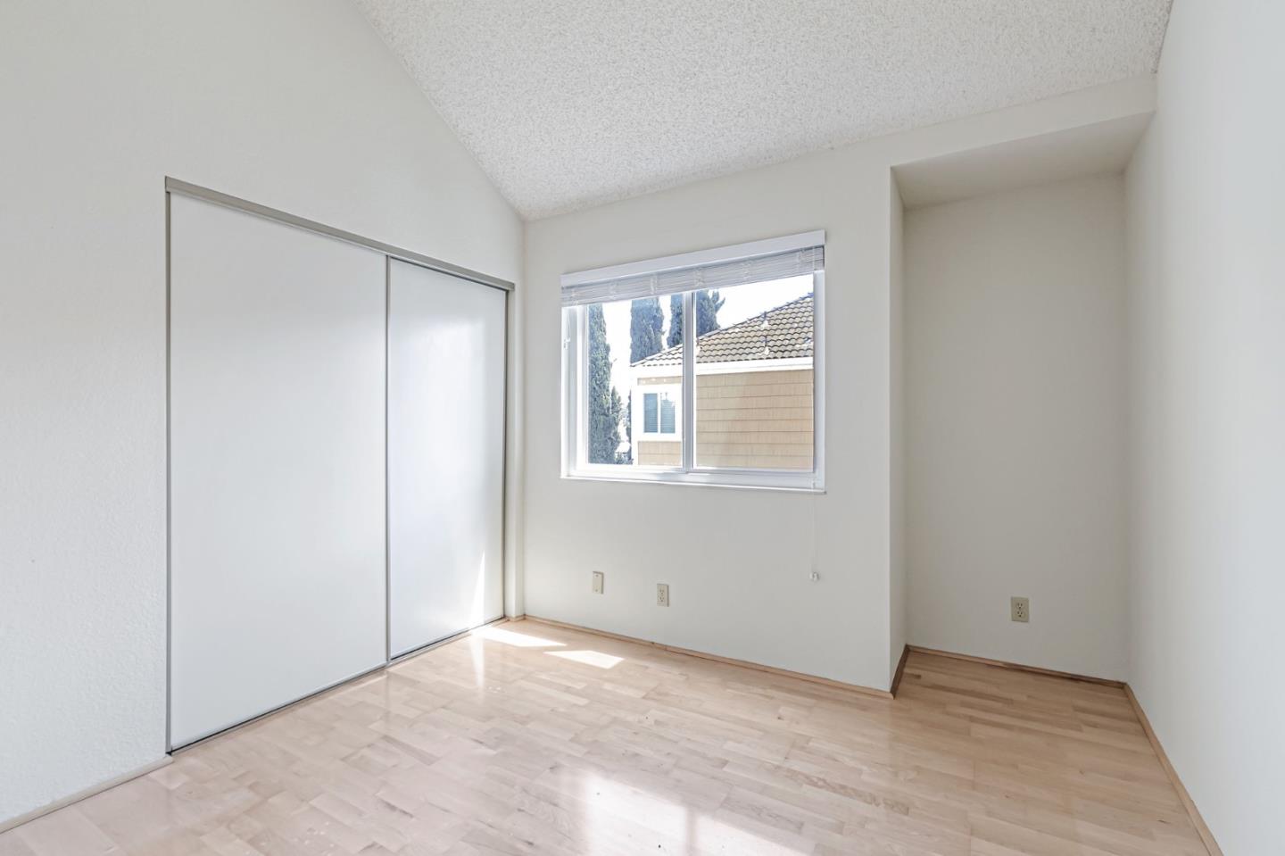 Detail Gallery Image 15 of 19 For 1189 Krebs Ct, San Jose,  CA 95131 - 4 Beds | 2/1 Baths